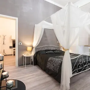  Holiday home Cairoli 1 House G&b Colisee Italy