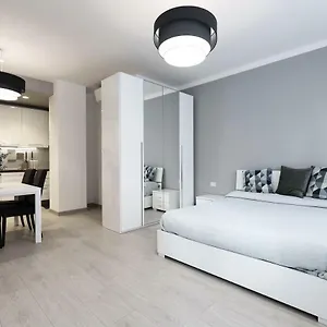 Apartment Center - Porta Romana Italy