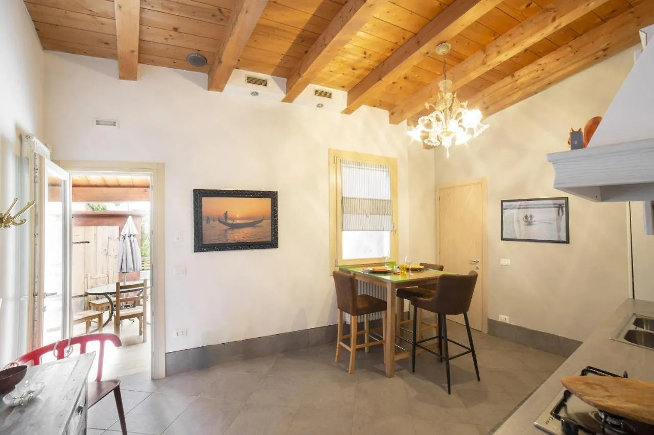 Ca' De La Gondola, Murano Venice Apartment
