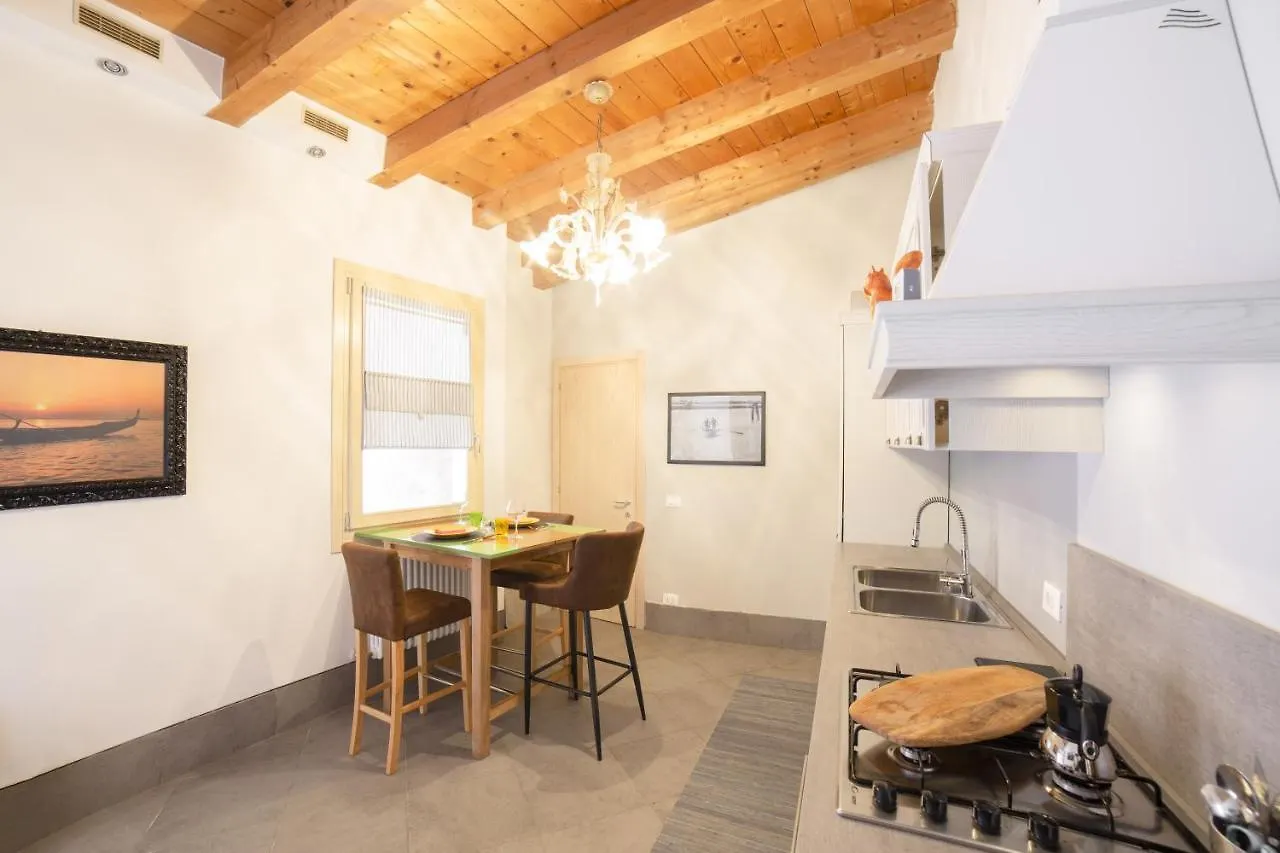Apartment Ca' De La Gondola, Murano Venice